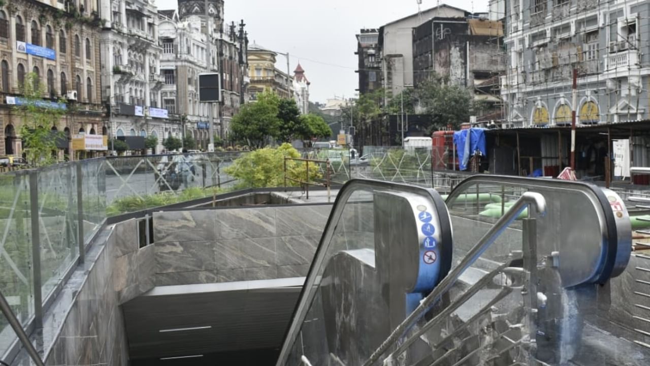 या मेट्रोच्या सर्व स्थानकांवर CCTV, डिजिटल साइन, फायर सेफ्टी आणि अ‍ॅक्सेस कंट्रोल सिस्टीम बसवण्यात आल्या आहेत. पंतप्रधान नरेंद्र मोदी यांच्या हस्ते आज या अंतिम टप्प्याचे लोकार्पण होत असले तरी, पूर्ण मेट्रो सेवा 9 ऑक्टोबर म्हणजेच उद्यापासून मुंबईकरांच्या सेवेत दाखल होणार आहे.