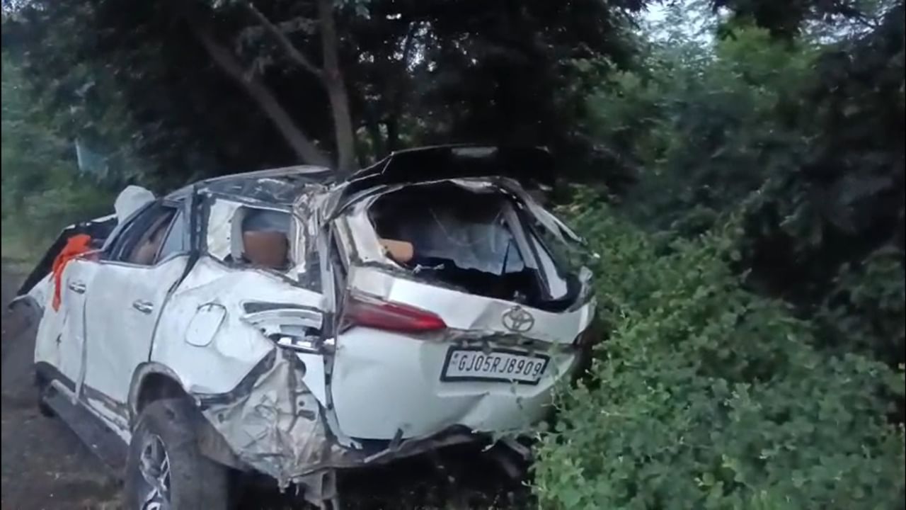 गुजरातहून शिर्डीला निघाले, नाशिकला पोहोचले अन् पुढच्या मिनिटाला... साई भक्तांवर काळाचा घाला