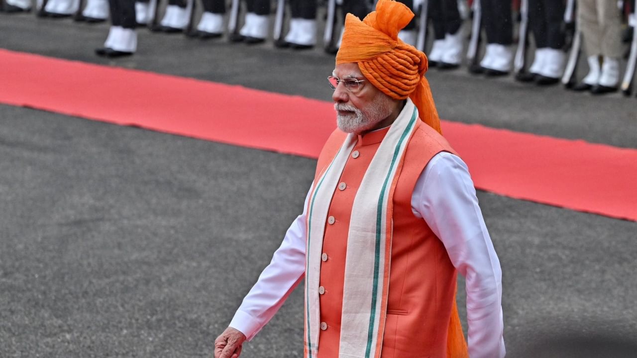 पंतप्रधान नरेंद्र मोदी उद्या ८ आणि ९ ऑक्टोबर रोजी महाराष्ट्राच्या दोन दिवसांच्या दौऱ्यावर येत आहे. या दौऱ्यात ते नवी मुंबई आंतरराष्ट्रीय विमानतळाच्या (NMIA) पहिल्या टप्प्याचे उद्घाटन करणार आहेत.