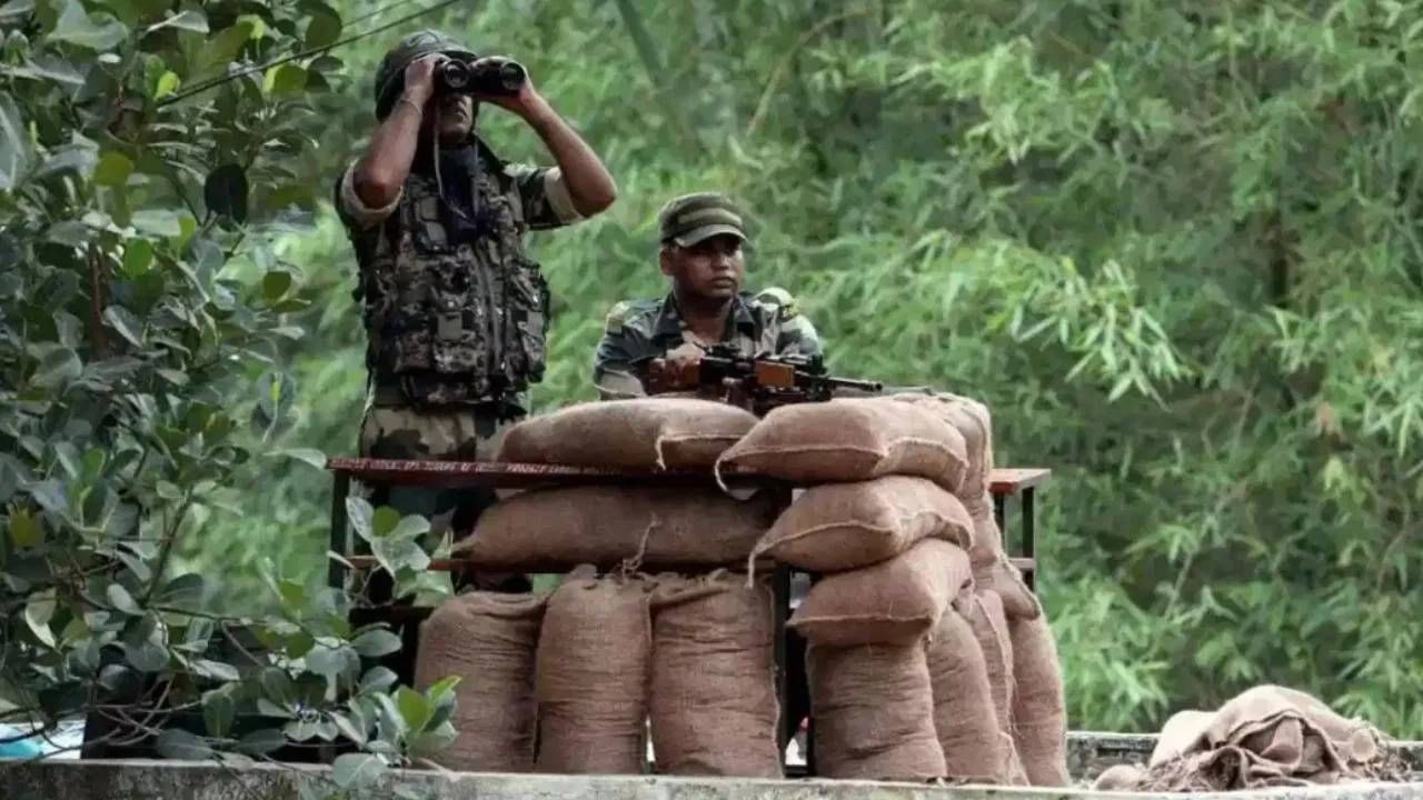 Why So Much Naxalites Surrender : नक्षलवादी इतक्या मोठ्या संख्येने आत्मसमर्पण का करतायत? हे आंदोलन कमजोर का पडत चाललय?