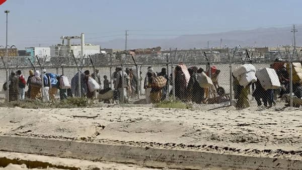 Pakistan vs Afghanistan : फार मोठी सैन्य ताकद नसूनही अफगाण तालिबानने पाकिस्तानला कुठे-कुठे धुतलं, त्याची माहिती आली समोर