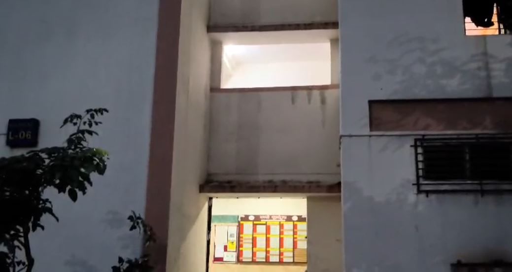 असे असतानाच आता आणखी एका आत्महत्येच्या घटनेने राज्यात खळबळ उडाली आहे. पनवेलमध्ये एका 18 वर्षाच्या तरुणीने स्वत:ला संपवलं आहे.