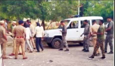 घृणास्पद बाब म्हणजे हा अत्याचार करत असताना आरोपींनी व्हिडीओही तयार केले आहेत. 14 ऑक्टोबर रोजी हा प्रकार घडला असून आता तो उजेडात आला आहे. 