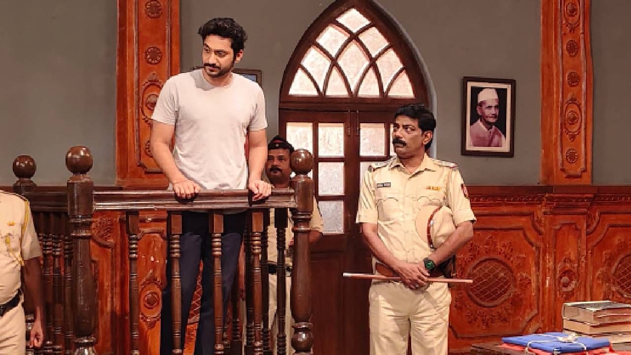 दुसरीकडे, शिवानी आणि सावली–सारंग  यांच्यातील संघर्षही वाढलाय. सावली आणि पारू एकत्र येऊन या कठीण प्रसंगाला सामोरं जाणार आहेत. केस अधिक गुंतागुंतीची होत असताना वकील म्हणून कालिंदीची दमदार एन्ट्री होणार आहे.
