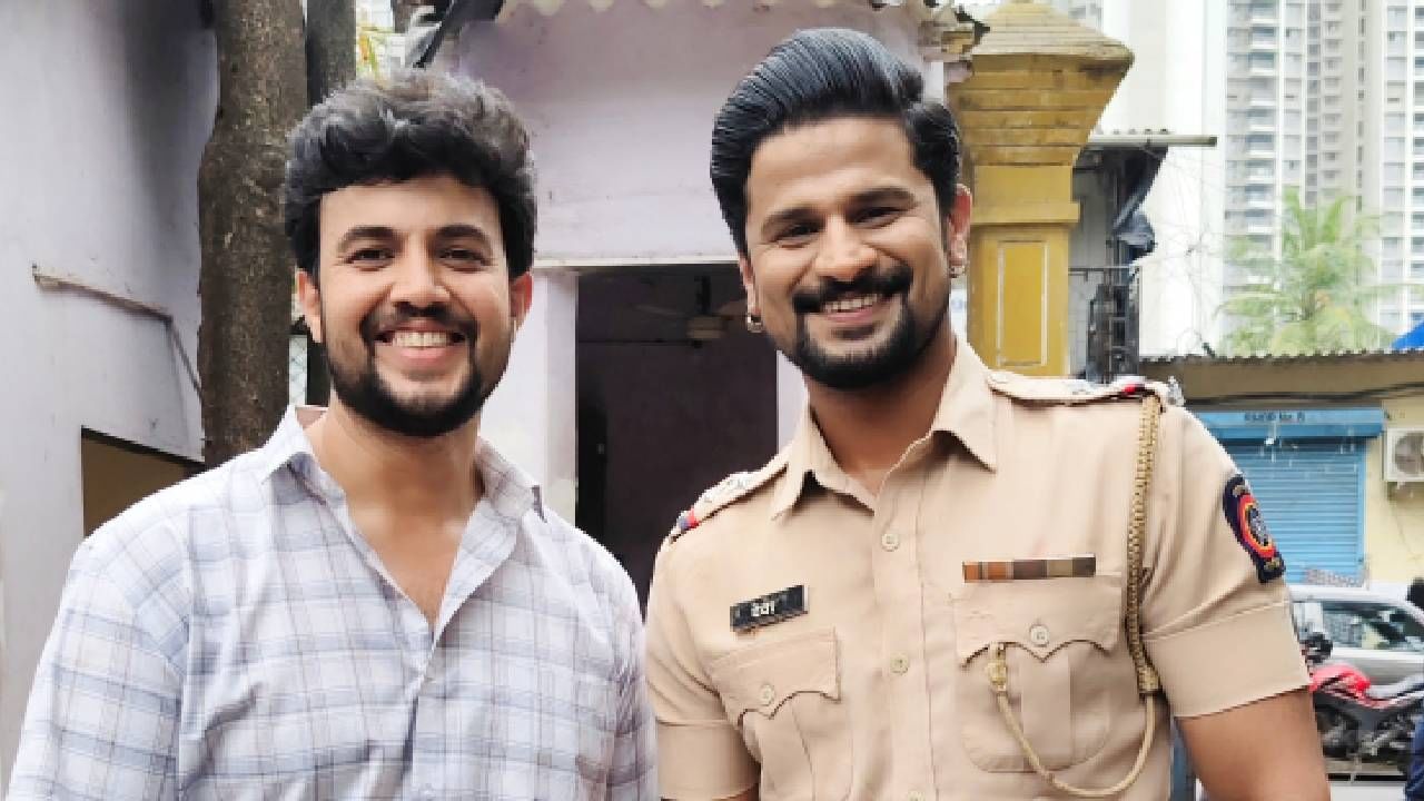 जुन्या गोष्टी आणि भावनिक संघर्ष पुन्हा उफाळून येतात. त्याचवेळी, एक जुनी मर्डर केस पुन्हा बाहेर येणार आहे. त्यात सारंग आणि आदित्य अडकणार आहेत. यात सारंग कोर्टाच्या खटल्यात अडकणार आहेत. कोर्टात अहिल्या विरुद्ध पारू–आदित्य असा संघर्ष उभा राहणार आहे. 
