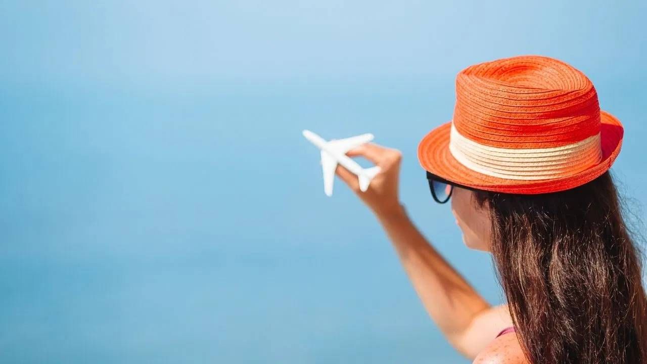 या आवाजामुळे, एखाद्याला हाक मारण्यासाठी खूप मोठ्याने ओरडावे लागते. मात्र, हा हॉर्न सर्वांना माहिती देतो. अशा परिस्थितीत, विमानात हॉर्न असणे खूप महत्वाचे आहे.  