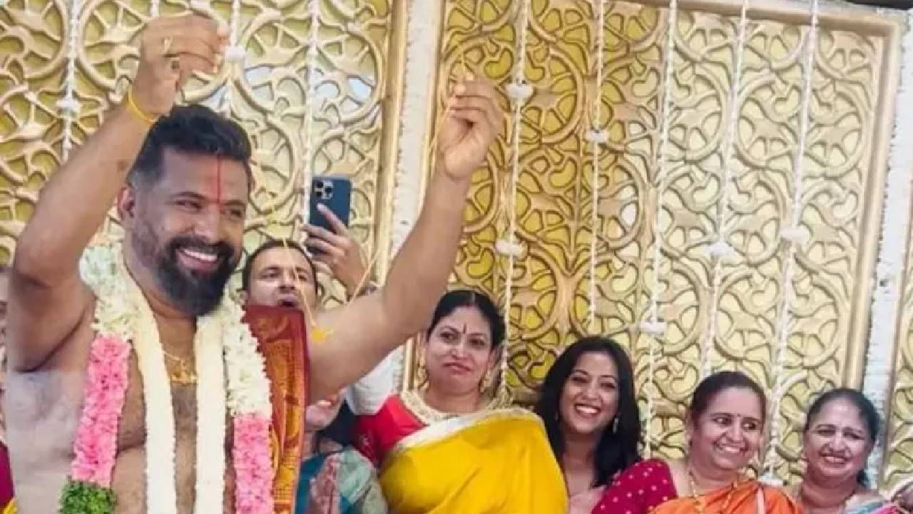 तेव्हा मयुरीने रघुविरोधात कडक कारवाईची मागणी केली होती. चिन्मयीने ट्विटरवर अज्ञात महिलांच्या आरोपांचे पोस्ट शेअर केले होते. त्यापैकी काहींनी रघुवर त्याच्या स्टुडिओमध्ये लैंगिक शोषणाचा आरोप केला होता. 
