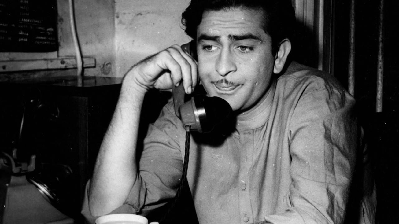 राज कपूर यांनी फक्त इंटरमिजिएटपर्यंत शिक्षण घेतले. त्यांनी मुंबईतील कॅम्पियन स्कूलमध्ये शिक्षण घेतले.