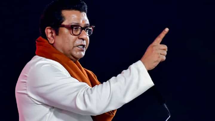 अदानी, अंबानीला सगळं आंदण द्यायचं म्हणून...; राज ठाकरेंचा हल्लाबोल अदानी, अंबानीला सगळं आंदण द्यायचं म्हणून...; राज ठाकरेंचा हल्लाबोल