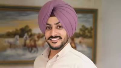 भीषण अपघातानंतर 12 दिवस ICU मध्ये व्हेंटिलेटरवर; अखेर प्रसिद्ध गायकाची मृत्यूशी झुंज अपयशी