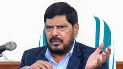 प्रकाश आंबेडकर आणि मी एकत्र आल्याशिवाय…; काय म्हणाले आठवले?