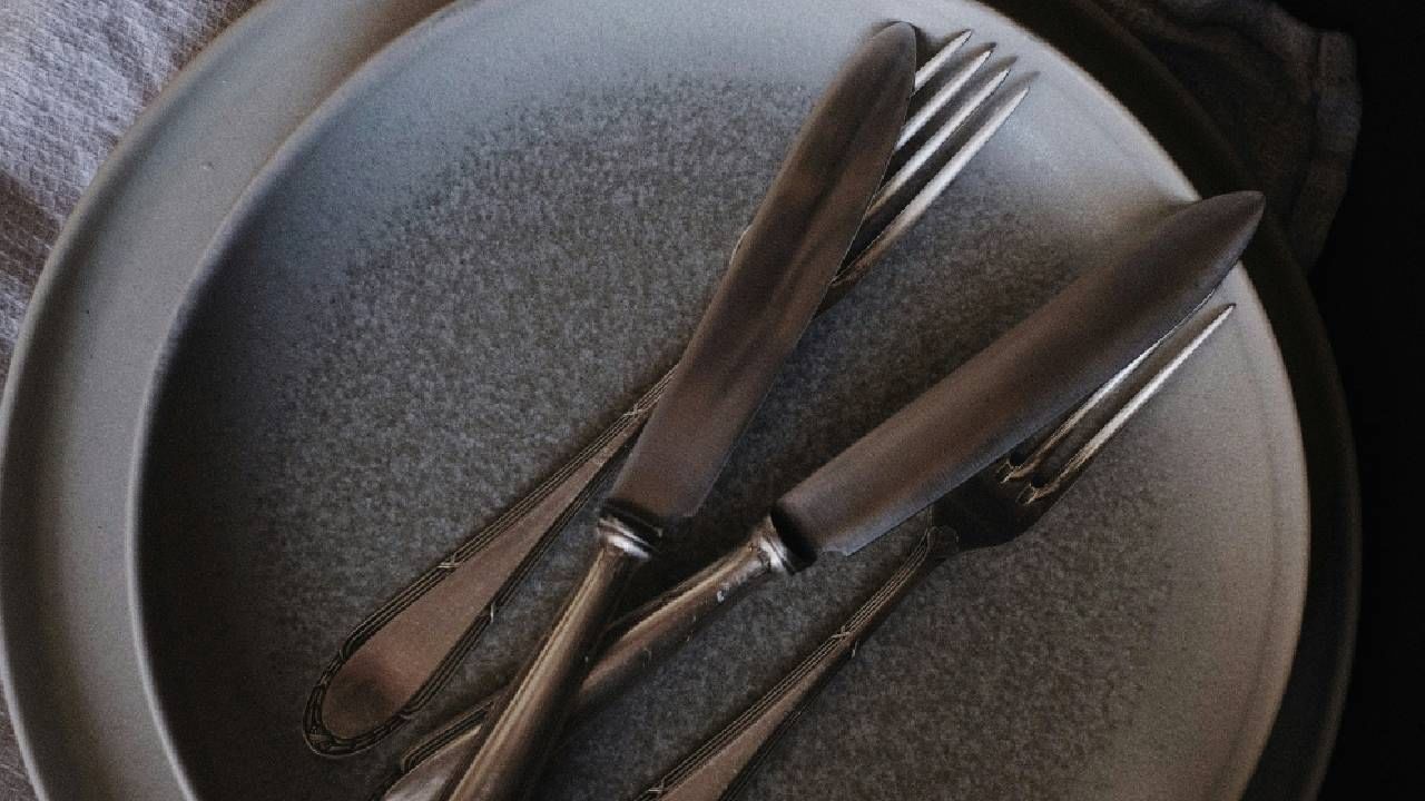 मात्र, जर एखाद्या रेस्टॉरंटने मेनूवर (याबद्दल) स्पष्टपणे माहिती लिहीली नसेल, तर तुम्ही तक्रार दाखल करू शकता, कारण इटालियन कायद्यानुसार Copertoबद्दल आधीच लेखी स्वरूपात सांगणे आवश्यक आहे.