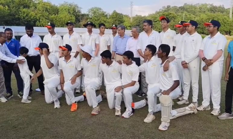 जळगावात अनुभूती निवासी स्कूलमध्ये सीआयएससीई १७ वर्षाखालील क्रिकेट राष्ट्रीय अजिंक्यपद-२०२५ स्पर्धांचे उद्घाटनासाठी आमदार रोहित पवार उपस्थित होते.