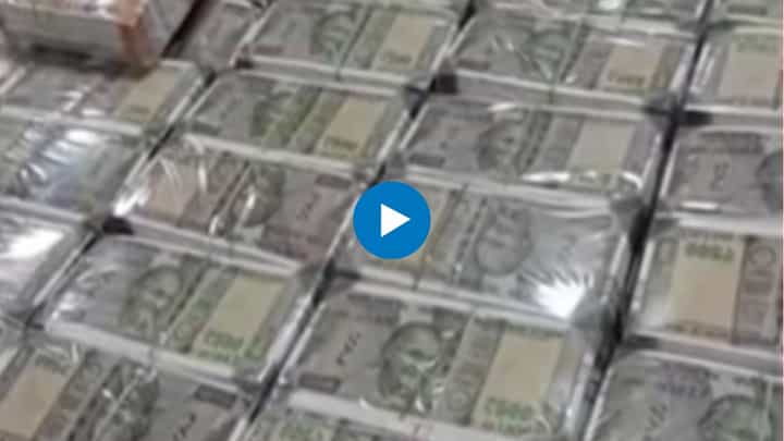 सांगलीत साडेसहा लाखांच्या बनावट नोटा जप्त! सांगलीत साडेसहा लाखांच्या बनावट नोटा जप्त!