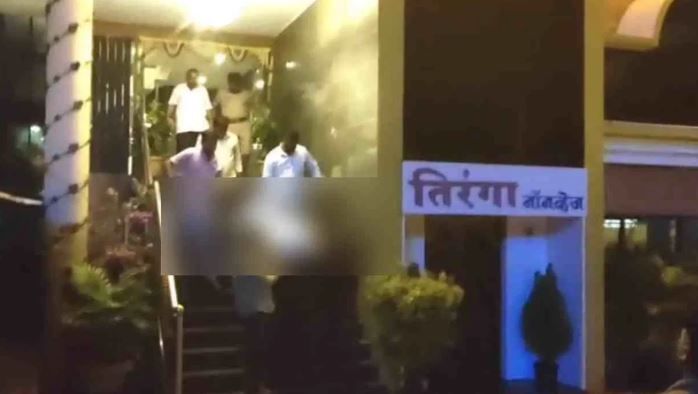 मिळालेल्या माहितीनुसार महिला डॉक्टरने जिथे स्वत:ला संपवले ते फलटण येथील शिवाजीनगर परिसरात आहे. या हॉटेलचे नाव मधुदीप हॉटेल असे आहे. या हॉटेलमधील रुम नंबर 114 मध्येच महिला डॉक्टरने टोकाचे पाऊल उचलले. 