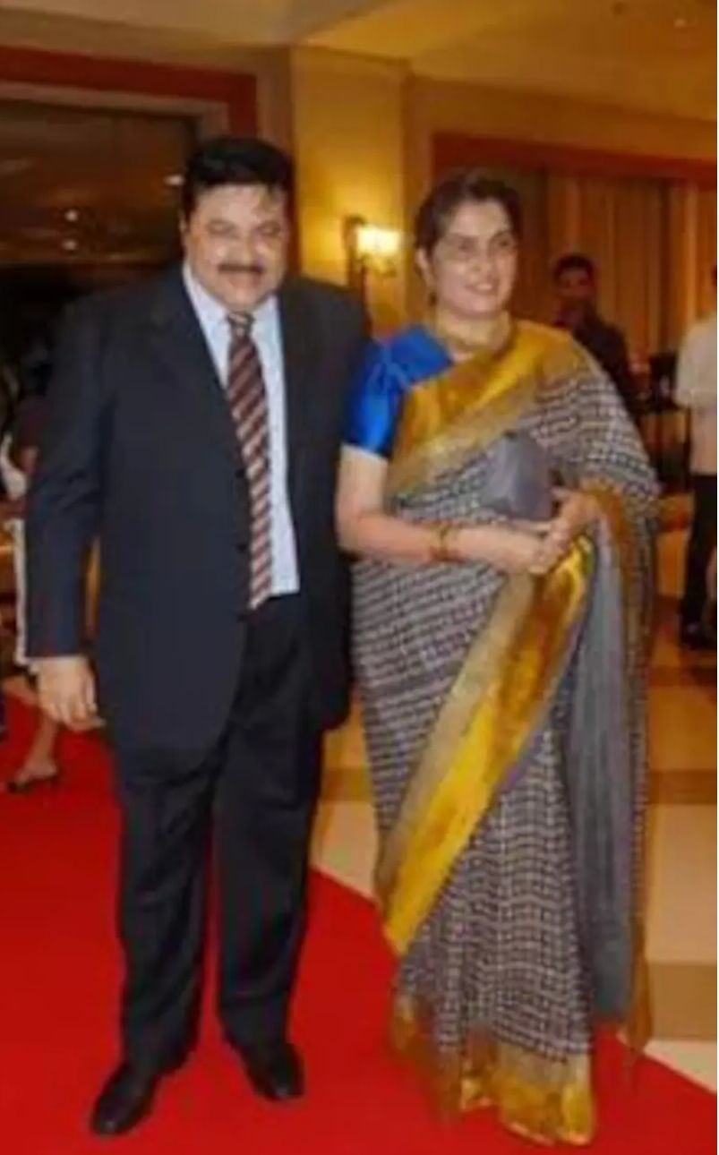 मधु  आणि  सतीश शाह यांनी साखर पुड्यानंतर आठ महिन्यांनी १९७२ मध्ये लग्न केले. तेव्हापासून ते एकत्र राहात आहेत. जेव्हा २०२० साली सतीश यांना कोविड झाला होता.तेव्हाही मधु यांनी त्यांची काळजी घेतली. पन्नास वर्षे ते एकत्र राहिले.