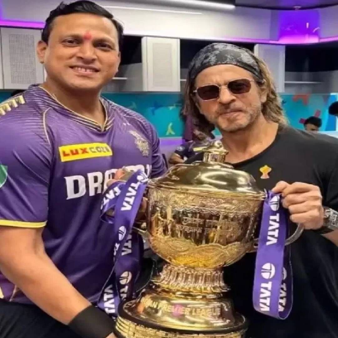 रवीने आपल्या ऑफिशियल इन्स्टाग्राम अकाऊंटवर हे करवा चौथचे फोटो शेअर केले. या फोटोसोबत त्याने प्रेम भावना व्यक्त करणारं एक कॅप्शनही लिहिलं.