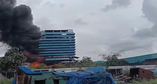 या कंपनीला आग लागल्यानंत इतर कामगारांना सुरक्षित ठिकाणी लहवण्यात आले आहे. सोबतच लोकांना आग लागलेल्या कंपनीकडे जाण्यास मज्जाव करण्यात आला आहे.