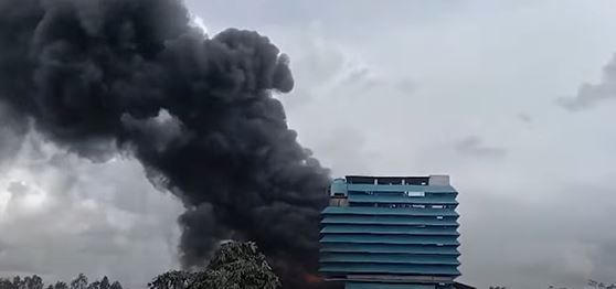 आगीची घटना समजताच अग्निशामक दलाला सूचना देण्यात आलेली आहे. आगीचे नेमके कारण अद्याप समोर आलेले नाही. केमीकलच्या कंपनीला आग लागलेली असल्याने आग कधीपर्यंत आटोक्यात येणार, असे विचारले जात आहे.