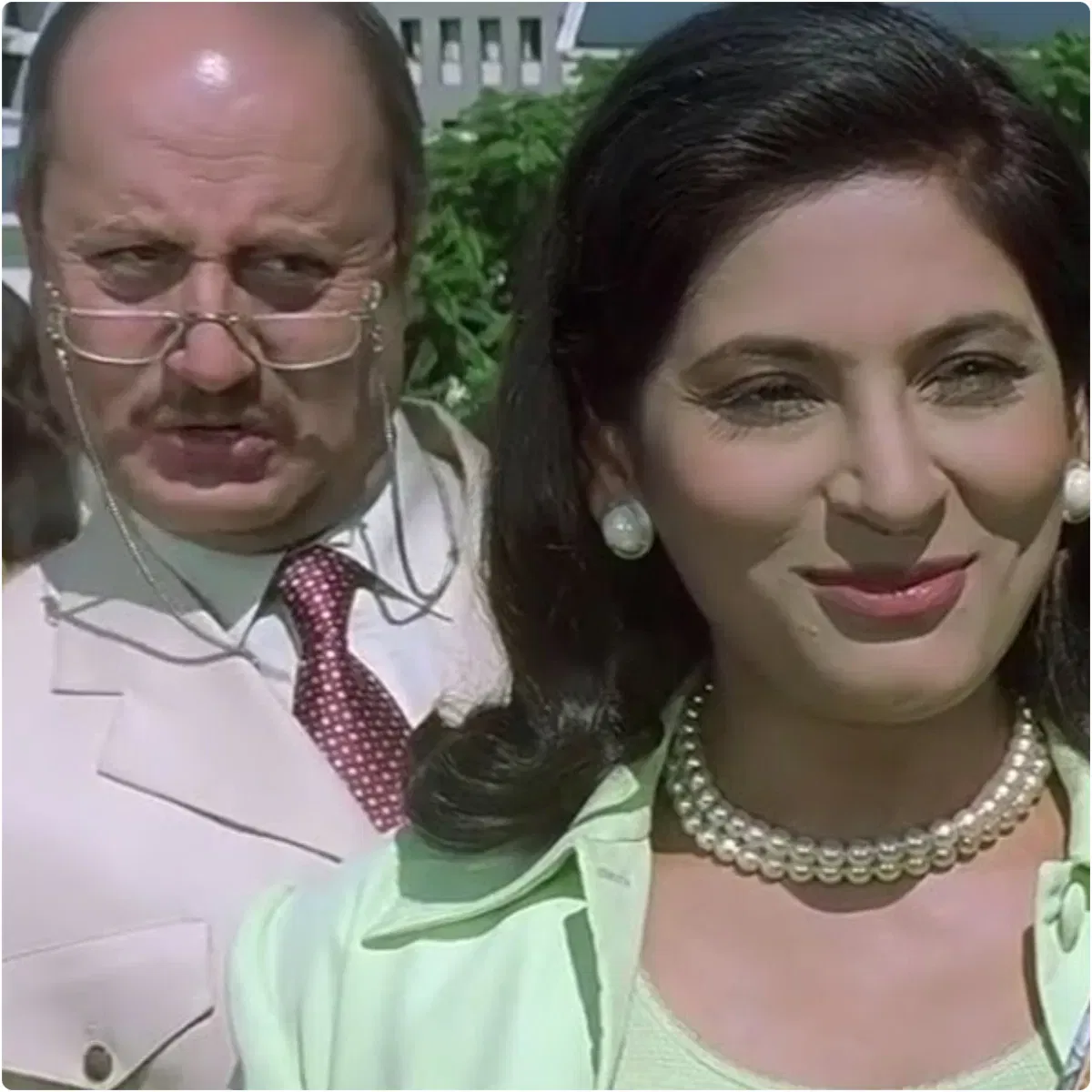 अर्चना पूरण सिंहला तर सर्व कपिल शर्मा शोमुळे परिचितच आहेत. पण अभिनेत्रीने बॉलिवूडमधील अनेक मोठ्या चित्रपटांमध्ये काम केले आहे. तिने ‘कुछ कुछ होता है’ चित्रपटात मिसेस ब्रेगांजाची भूमिका साकारली होती. अभिनेत्री आता ६३ वर्षांची झाली आहे आणि कपिल शर्मा शोचा भाग आहे.