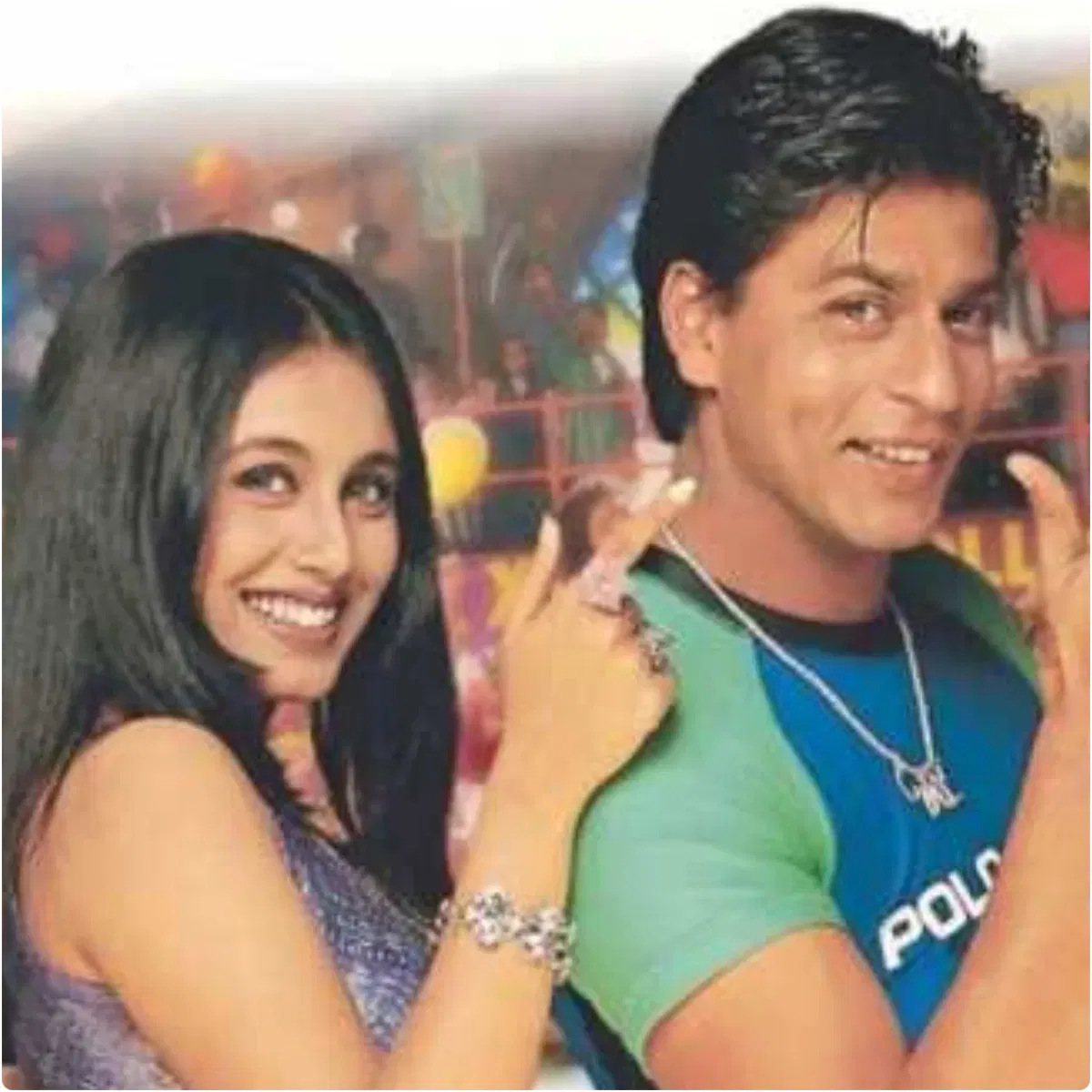 बॉलिवूड सुपरस्टार शाहरुख खान गेल्या ३ दशकांहून अधिक काळ चित्रपटसृष्टीत सक्रिय आहे. त्याने आजवर अनेक हिट चित्रपट दिले आहेत. त्याच्या चित्रपटांनी बॉक्स ऑफिसवर तुफान कमाई केली. अभिनेता इंडस्ट्रीचा किंग म्हणून ओळखला जाता. त्याने आपल्या करिअरमध्ये अनेक सुपरहिट चित्रपट दिले आहेत, पण काही चित्रपट असे आहेत जे प्रेक्षक आजही आवडीने पाहतात. या चित्रपटांनी शाहरुखला यशाच्या शिखरावर पोहोचवले.