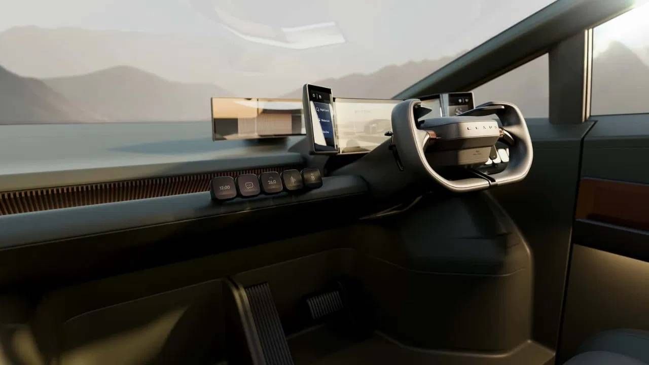 ही मिनीवॅन एक चालता-फिरता लग्जरी लाउंज आहे. याची डिजाइन कुठल्या इंजीनियर पेक्षा एका आर्किटेक्टने बनवलय असं वाटतं. खास बाब म्हणजे या कारमध्ये  4 नाही, 6 चाकं आहेत. आता बाजारात 6 चाकी कार येणार अशी चर्चा सुरु झाली आहे.(सोर्स: LEXUS)