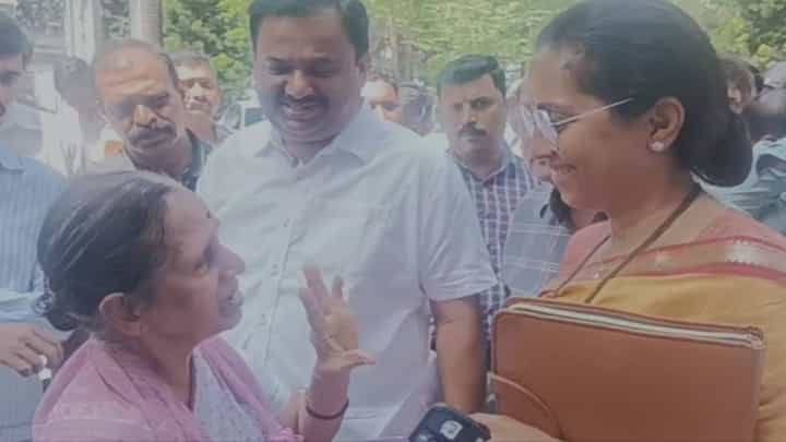 Pune Video : सीरिअलमधील जाहिरातींच्या माऱ्याने आज्जीचं डोकं भणभणलं, थेट सुळेंकडे अजब मागणी; म्हणाल्या, ताई आता तुम्हीच... Pune Video : सीरिअलमधील जाहिरातींच्या माऱ्याने आज्जीचं डोकं भणभणलं, थेट सुळेंकडे अजब मागणी; म्हणाल्या, ताई आता तुम्हीच...