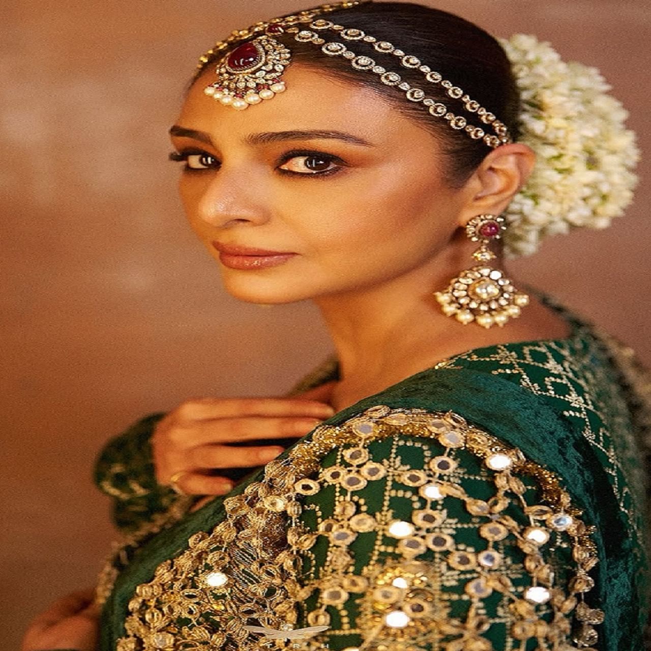 अभिनेत्री तब्बू हिला आज कोणत्याच ओळखीची गरज नाही. आजही अभिनेत्री कोणत्या न कोणत्या कारणामुळे चाहत्यांमध्ये चर्चेत असते. आता ग्लॅमरस लूकमुळे अभिनेत्री चर्चेत आली आहे.