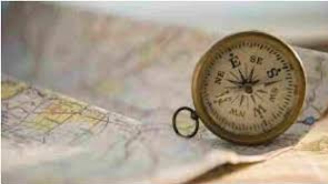 Vastu Shastra : कितीही कमवलं तरी पैसा ओंजळीतील पाण्याप्रमाणे हातातून निसटून जातो? मग वास्तुशास्त्राचा हा सोपा उपाय कराच Vastu Shastra : कितीही कमवलं तरी पैसा ओंजळीतील पाण्याप्रमाणे हातातून निसटून जातो? मग वास्तुशास्त्राचा हा सोपा उपाय कराच