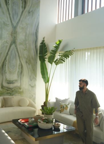 आता याच जागेवर त्याने फार्महाऊस उभे केले आहे. आज या फार्महाऊसची किंमत कित्येक कोटी रुपयांत आहे. 