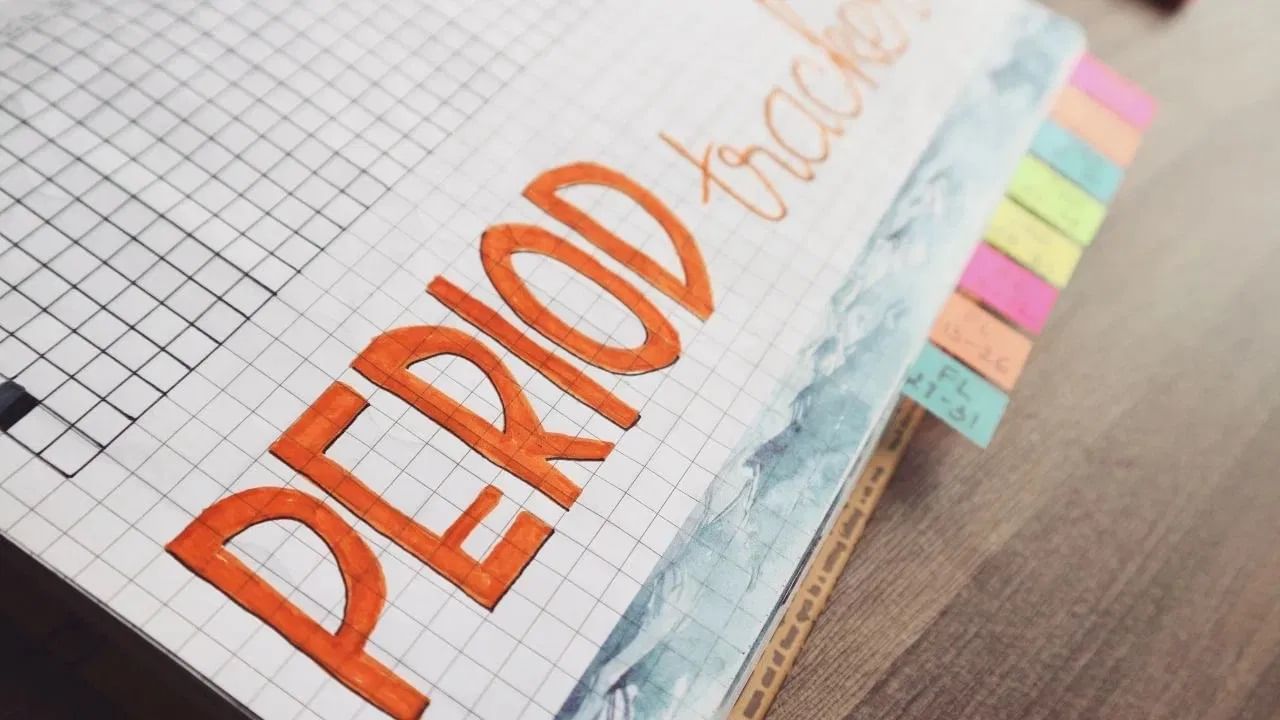 मासिक पाळीपूर्वी होतोय हिरवा रक्तस्त्राव? व्हा सावध, डॉक्टरांकडून जाणून घ्या कारण मासिक पाळीपूर्वी होतोय हिरवा रक्तस्त्राव? व्हा सावध, डॉक्टरांकडून जाणून घ्या कारण