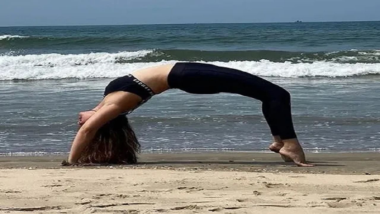 प्रसूतीपूर्व आणि प्रसूतीनंतर फायदेशीर योगा फायदेशीर ठरतो. योगा गर्भावस्थेत शरीर सुदृढ ठेवतो, प्रसूती सोपी होते आणि नंतर शरीर पुन्हा पूर्ववत होण्यास मदत होते.