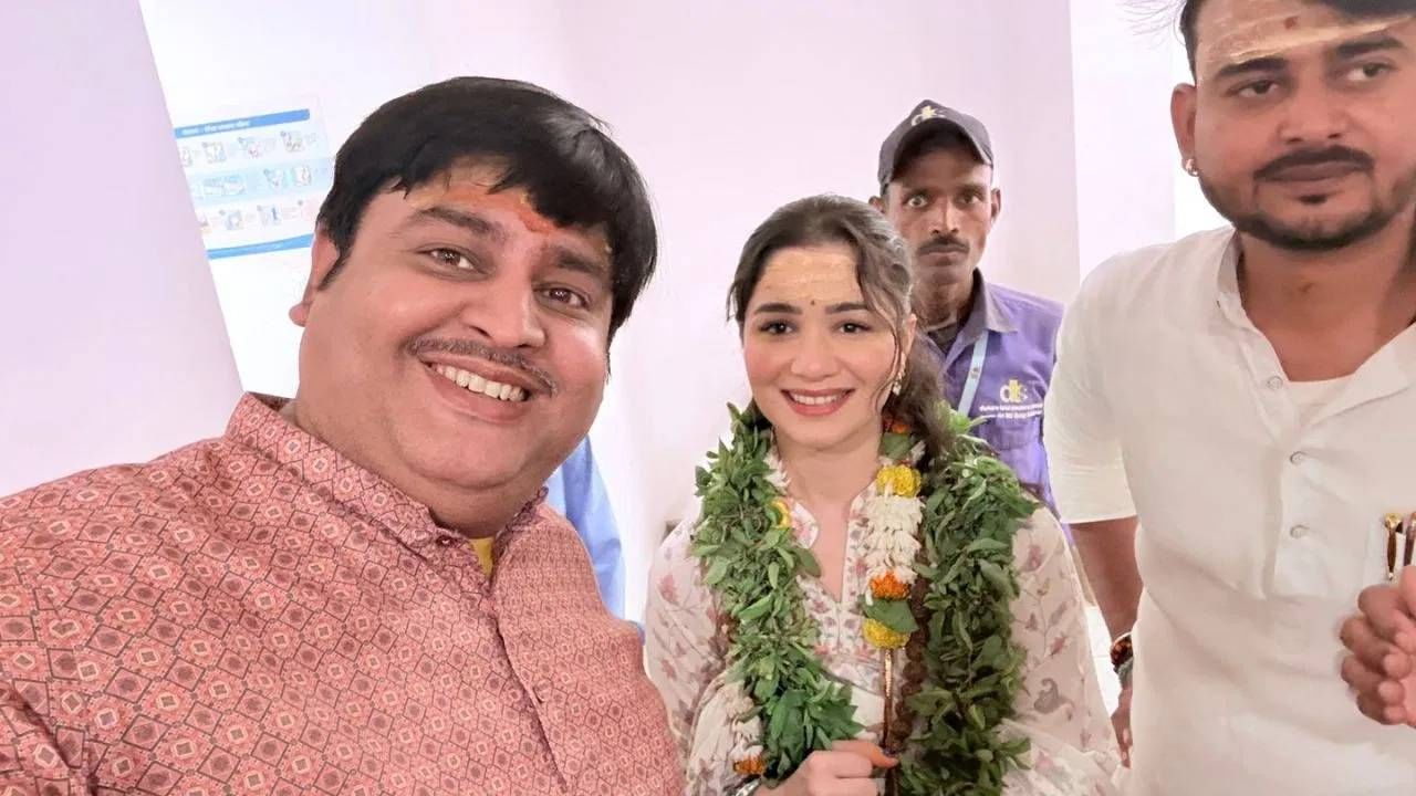 सचिन तेंडुलकरची लाडकी लेक असलेली सारा तेंडुलकर सोशल मीडियावर तिच्या स्टायलिश फोटो आणि रील्ससाठी ओळखली जाते. तिच्या पोस्ट अनेकदा चर्चेचा विषय ठरतात. फॅशन असो, प्रवास असो किंवा कौटुंबिक क्षण असो, साराची प्रत्येक पोस्ट चाहत्यांचे लक्ष वेधून घेते.तिचे लाखो चाहते आहेत. नुकतीच ती ऑस्ट्रेलिया दौऱ्यावरही गेली होती. 