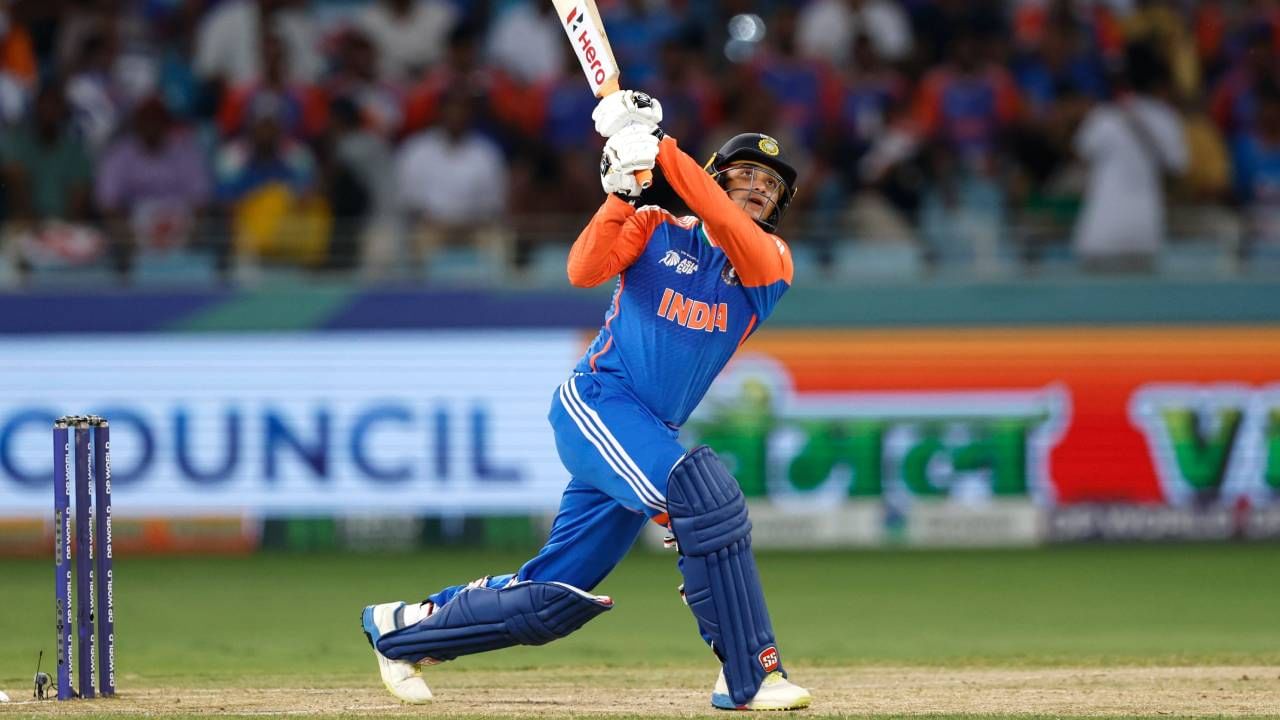 अभिषेक शर्मा पहिल्या टी20 सामन्यात 19, दुसऱ्या टी20 सामन्यात 68 धावा केल्या. तर तिसऱ्या टी20 सामन्यात अभिषेकने 25 धावांची खेळी केली. त्याने आतापर्यंत या मालिकेत 112 धावा केल्या आहेत. (Photo- BCCI Twitter)