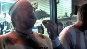 भयंकर किळसवाणी स्पर्धा, जीवंत झुरळांना खायचे होते, परंतू एकाने....