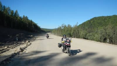 मानवी हाडांपासून बनलेला रस्ता, काय आहे या खतरनाक हायवेचा इतिहास ?