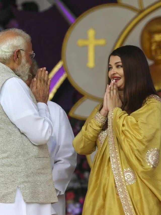 ऐश्वर्या रायने मोदींसमोर जोडले हात; निरागसता पाहून चाहते झाले इंप्रेस