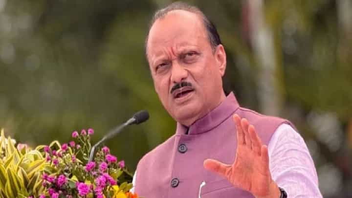 Ajit Pawar : मी शब्दाचा पक्का...थातुरमातुर काही.... बारामतीपेक्षा इतर नेत्यांची शहरं भिकारxxx अन्.. दादा काय म्हणाले? Ajit Pawar : मी शब्दाचा पक्का...थातुरमातुर काही.... बारामतीपेक्षा इतर नेत्यांची शहरं भिकारxxx अन्.. दादा काय म्हणाले?