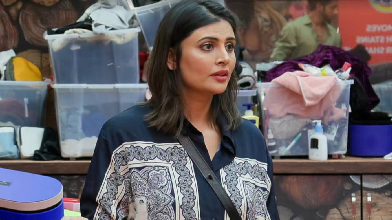 भारतीय क्रिकेटरच्या बहिणीचा बिग बॉसच्या घरात राडा, घरातील स्पर्धकांना मोठा धक्का, थेट.. भारतीय क्रिकेटरच्या बहिणीचा बिग बॉसच्या घरात राडा, घरातील स्पर्धकांना मोठा धक्का, थेट..