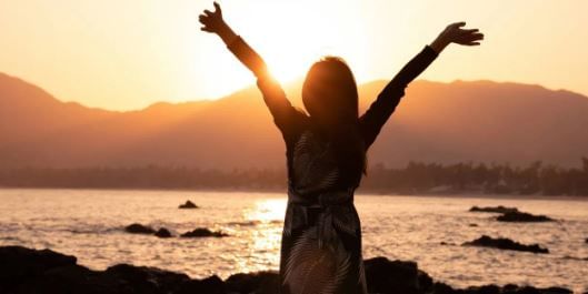 ब्रह्म मुहूर्तादरम्यान सकारात्मक उर्जा सर्वाधिक असते, असे मानले जाते. या काळात वातावरण शांत असते. या काळात मनाला एकाग्र करणे सोपे असते.