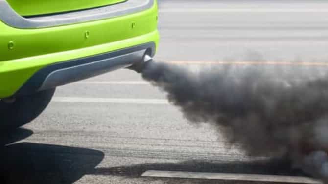 Car Tips : तुमच्या कारमधून काळा धूर निघत असेल तर सावधान, होऊ शकते मोठे नुकसान
