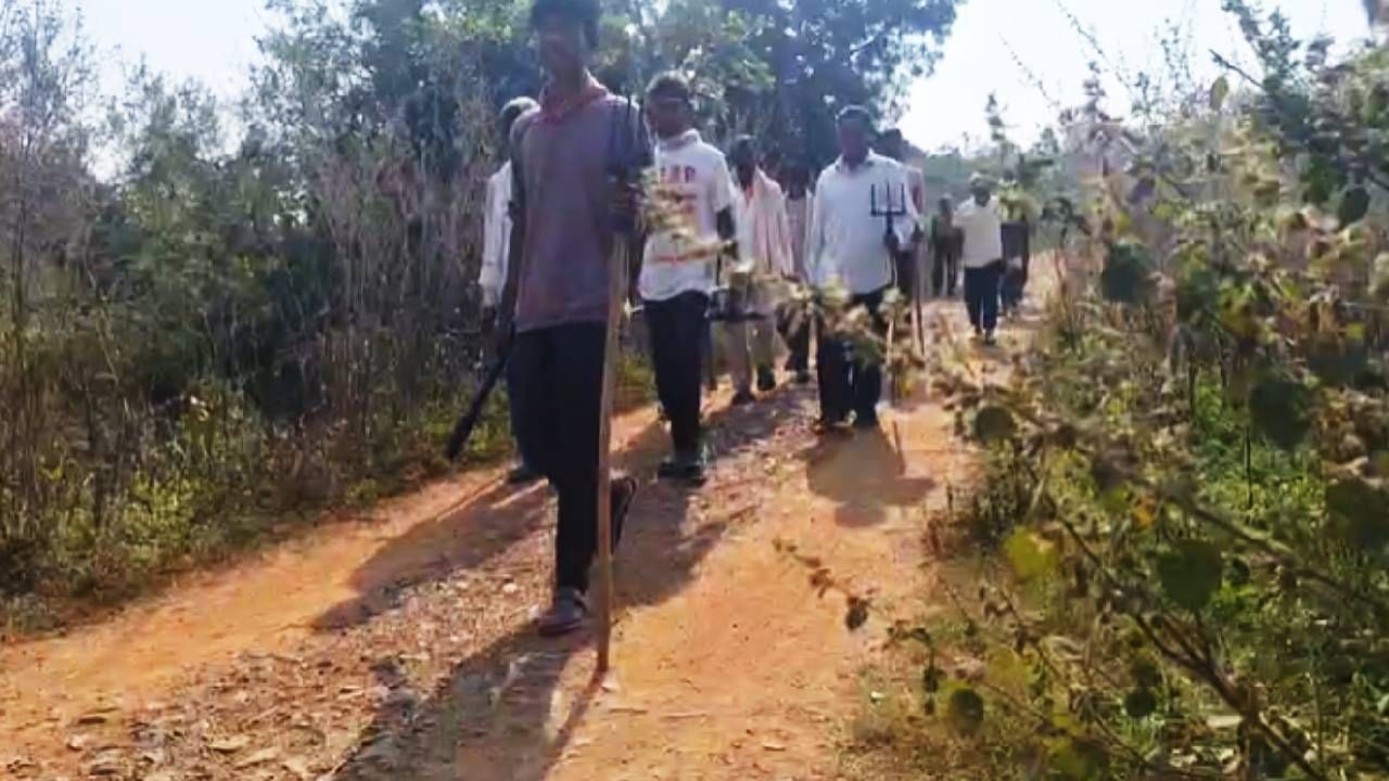 त्यामुळे गुराख्यांना फार मोठा दिलासा मिळाल्याची चर्चा गावात सुरू आहे. आत्मरक्षणाचे असेच उपक्रम इतरही गावात राबविण्यात येणे गरजेचे आहे. हे त्रिशूल घेऊन गुराखी आता एकीने शेतात गुरं चारण्यासाठी जात आहेत. 