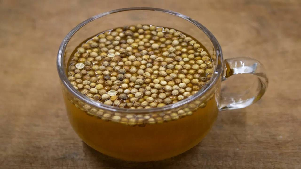 धन्याचे पाणी पिल्याने आरोग्याच्या या समस्या दूर होतील. पचनाची समस्या ज्यांना आहे, त्यांच्यासाठी धने एक चांगलेच आैषधच आहे. नियमित हे पाणी पिल्याने समस्या दूर होतील.