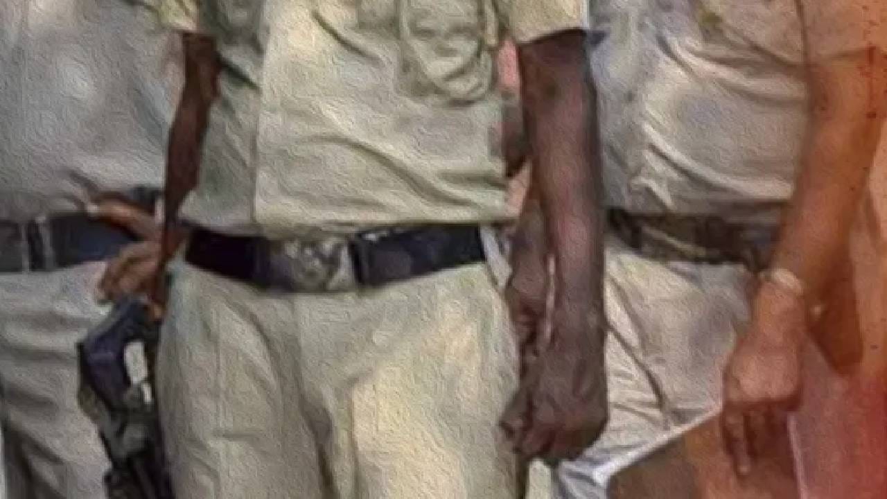 चप्पलचा पट्टा तुटण्याची छोटीशी गोष्ट, आधी बकार मागितला मग दोघांची मुंडकी कुऱ्हाडीने उडवली, कुठे घडली ही धक्कादायक घटना?