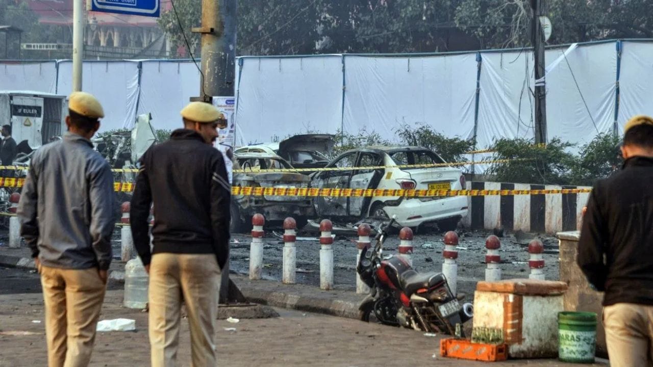 Delhi Bast case : दिल्ली बास्ट प्रकरणातील दुसरी कार पोलिसांना सापडली, मालकाचं नाव समोर येताच खळबळ