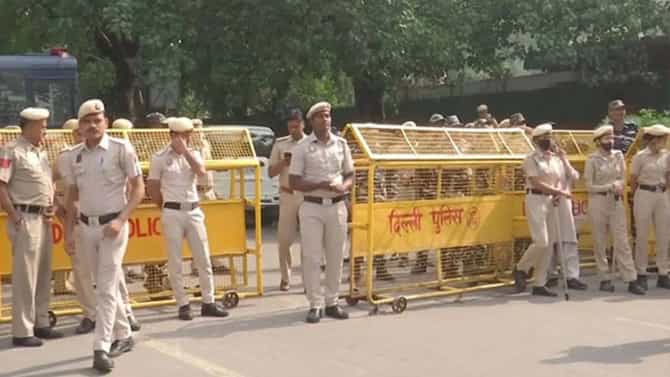 Delhi Balst : दिल्लीच्या महिपालपूरमध्ये स्फोटाचा आवाज ऐकताच महिलेचा पोलिसांना फोन
