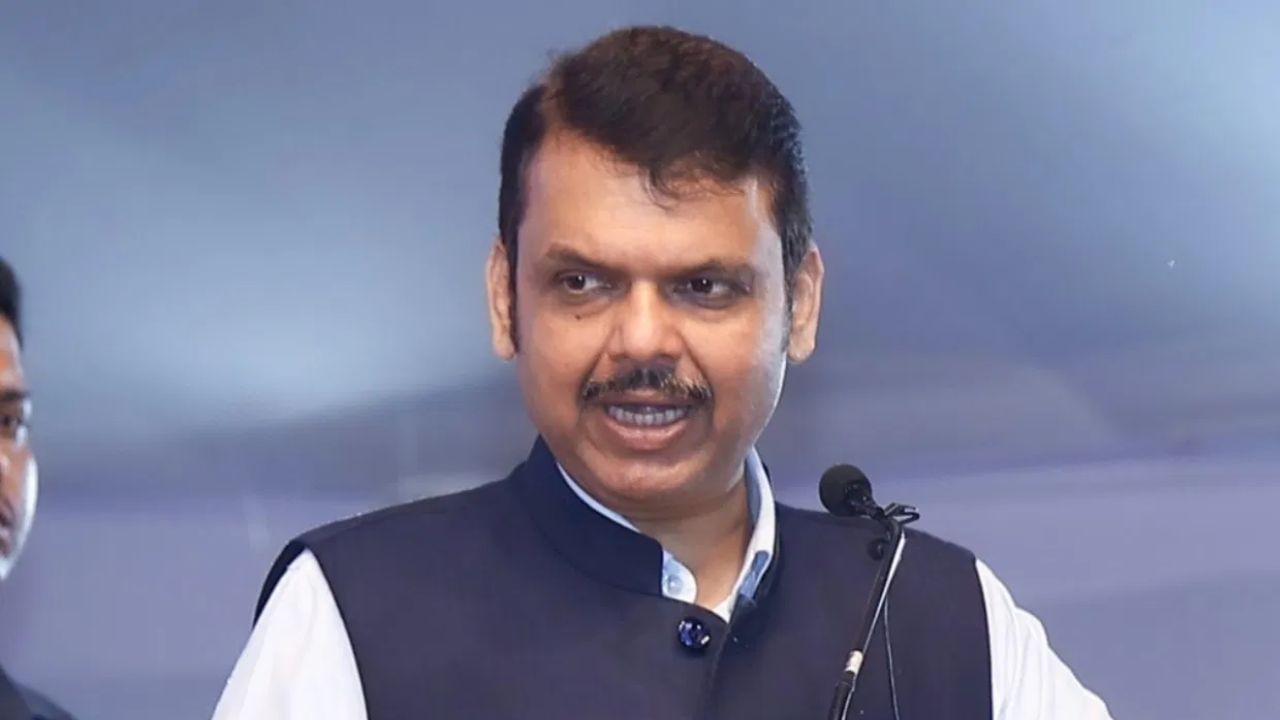 एकनाथ शिंदेंना मुख्यमंत्री केलं तर ते सेफ असतं, कारण..., फडणवीसांचं मोठं विधान एकनाथ शिंदेंना मुख्यमंत्री केलं तर ते सेफ असतं, कारण..., फडणवीसांचं मोठं विधान