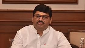 आम्ही काय बुळे नाहीत... धनंजय मुंडेंचा जरांगे पाटलांवर हल्ला काय?