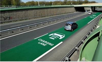 EV कारचालकांसाठी खुषखबर ! पहिला चार्जिंग हायवे तयार,रस्त्यावर धावताना कार होणार चार्ज