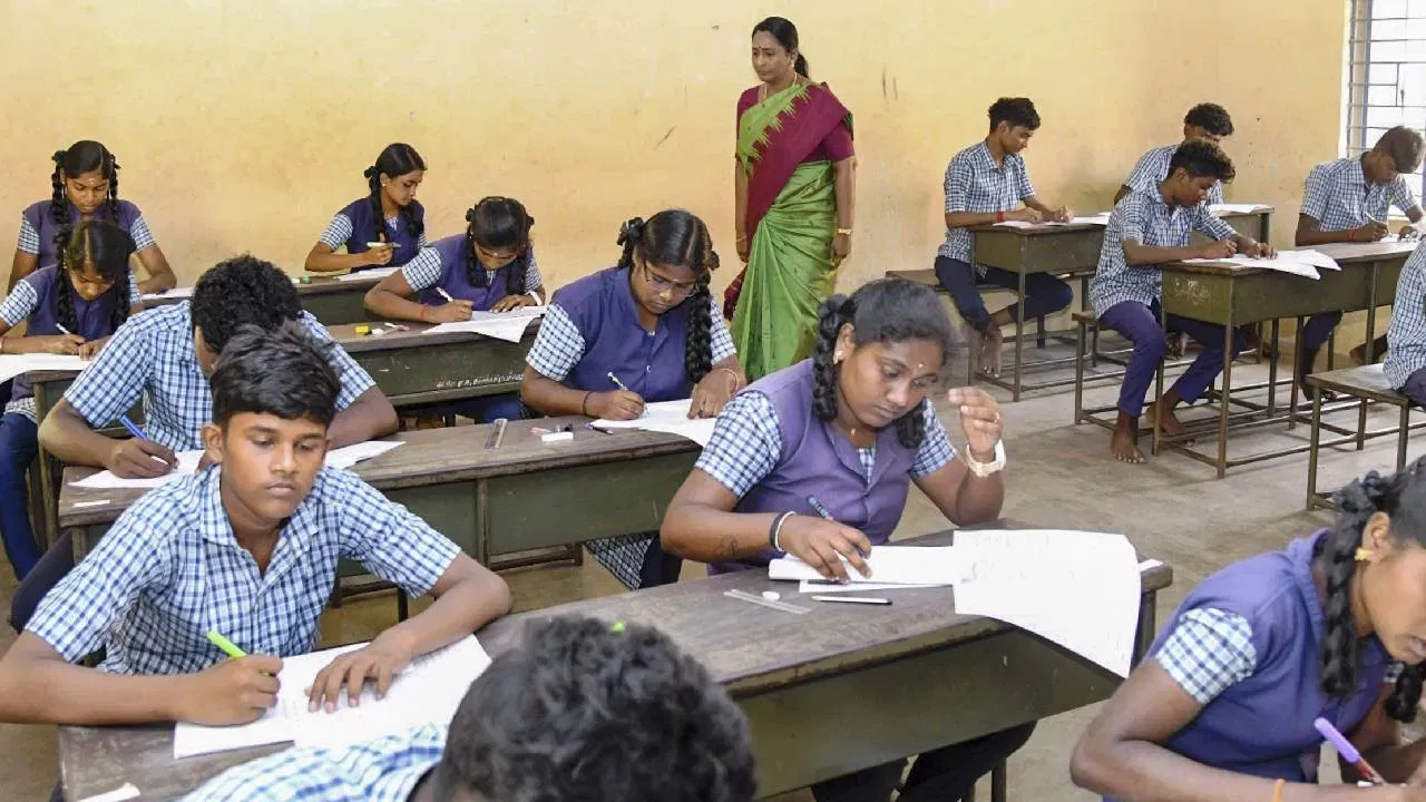 सुनेउंग परीक्षेत उत्तीर्ण झालेल्या विद्यार्थ्यांना विद्यापीठात प्रवेश मिळतो. तसेच त्यांना शिक्षणादरम्यान शिष्यवृत्ती आणि शिक्षण पूर्ण झाल्यानंतर सहज नोकरीतही प्रवेश मिळतो. त्यामुळे दरवर्षी अनेक विद्यार्थी ही परीक्षा देतात. 